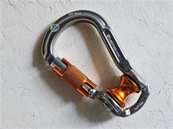 Карабин с роликом LEDTCH Efficient 2LOCK CHP02